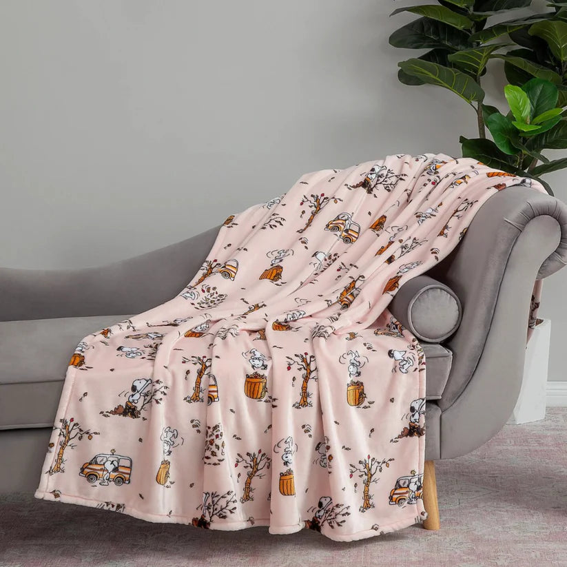 Peanuts Harvest Plush Throw Blanket